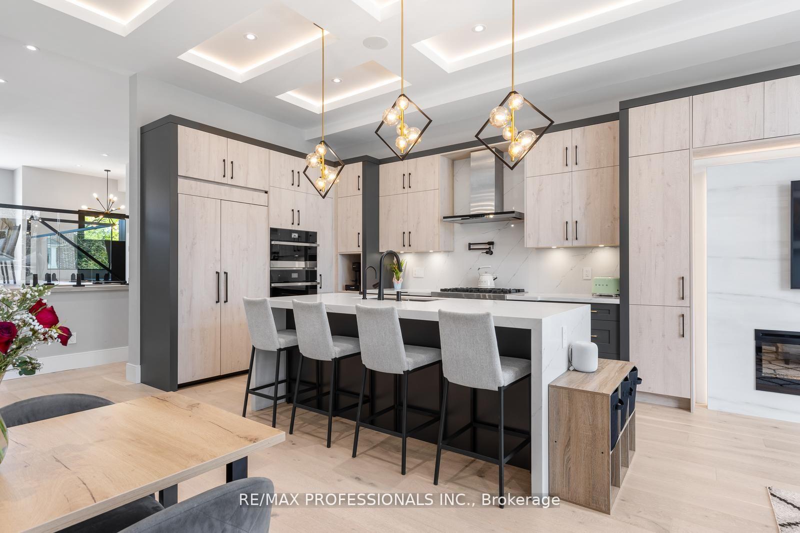 Photo 11 of 216 Aldercrest Road, Etobicoke, Alderwood — HOMEH