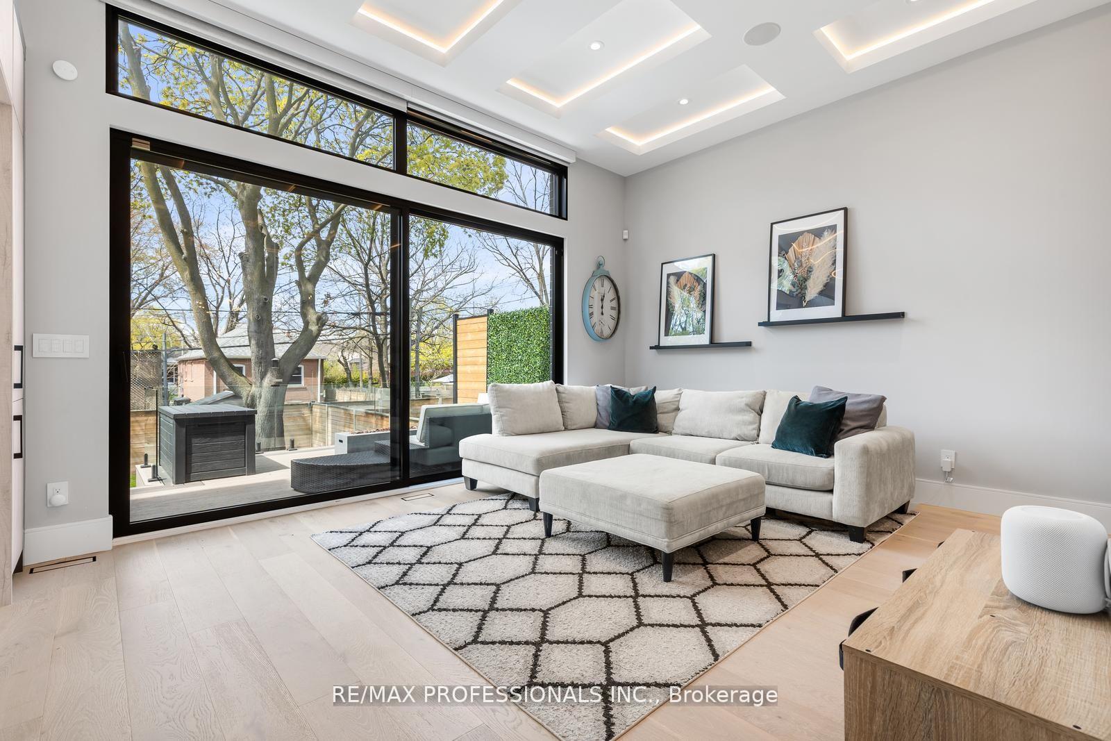 Photo 13 of 216 Aldercrest Road, Etobicoke, Alderwood — HOMEH