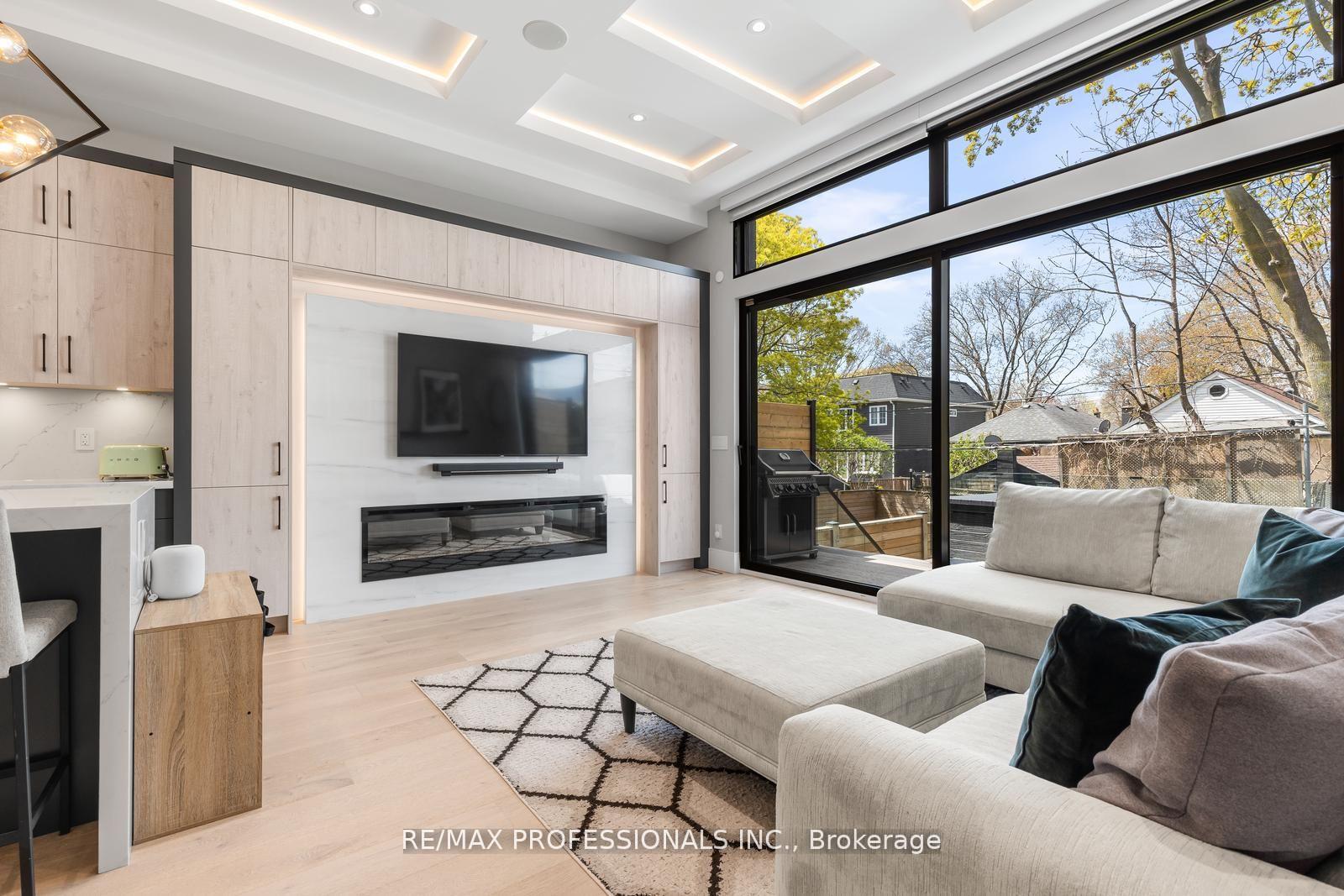 Photo 14 of 216 Aldercrest Road, Etobicoke, Alderwood — HOMEH
