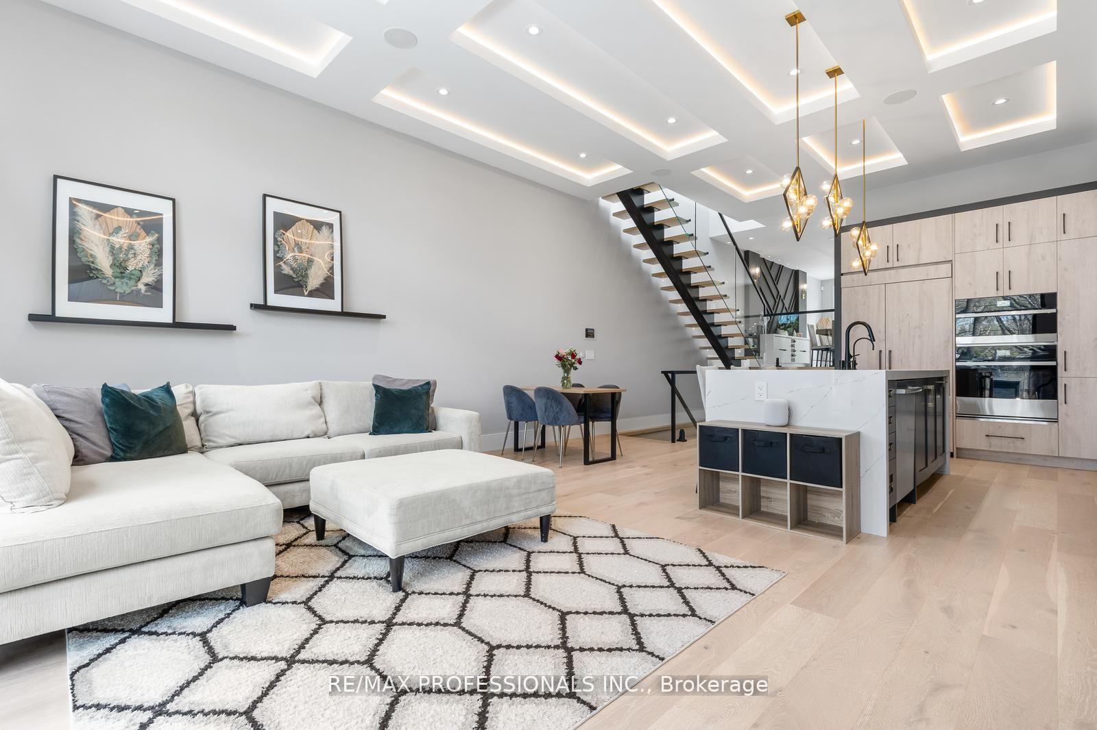 Photo 16 of 216 Aldercrest Road, Etobicoke, Alderwood — HOMEH