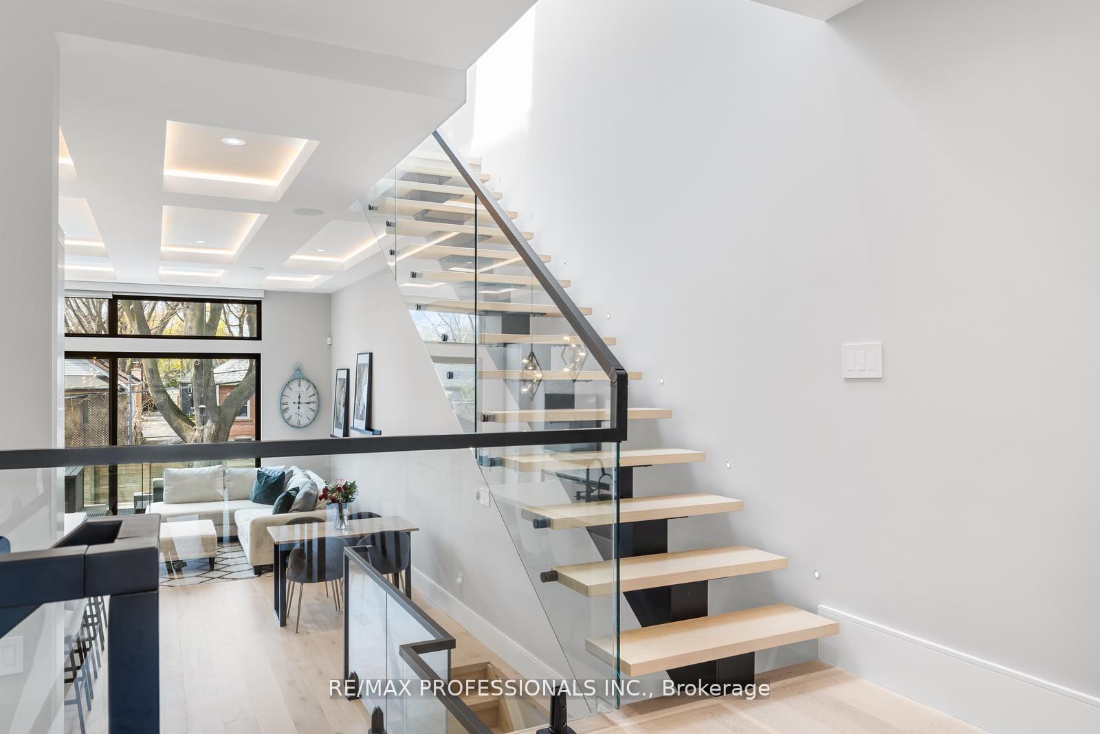 Photo 19 of 216 Aldercrest Road, Etobicoke, Alderwood — HOMEH