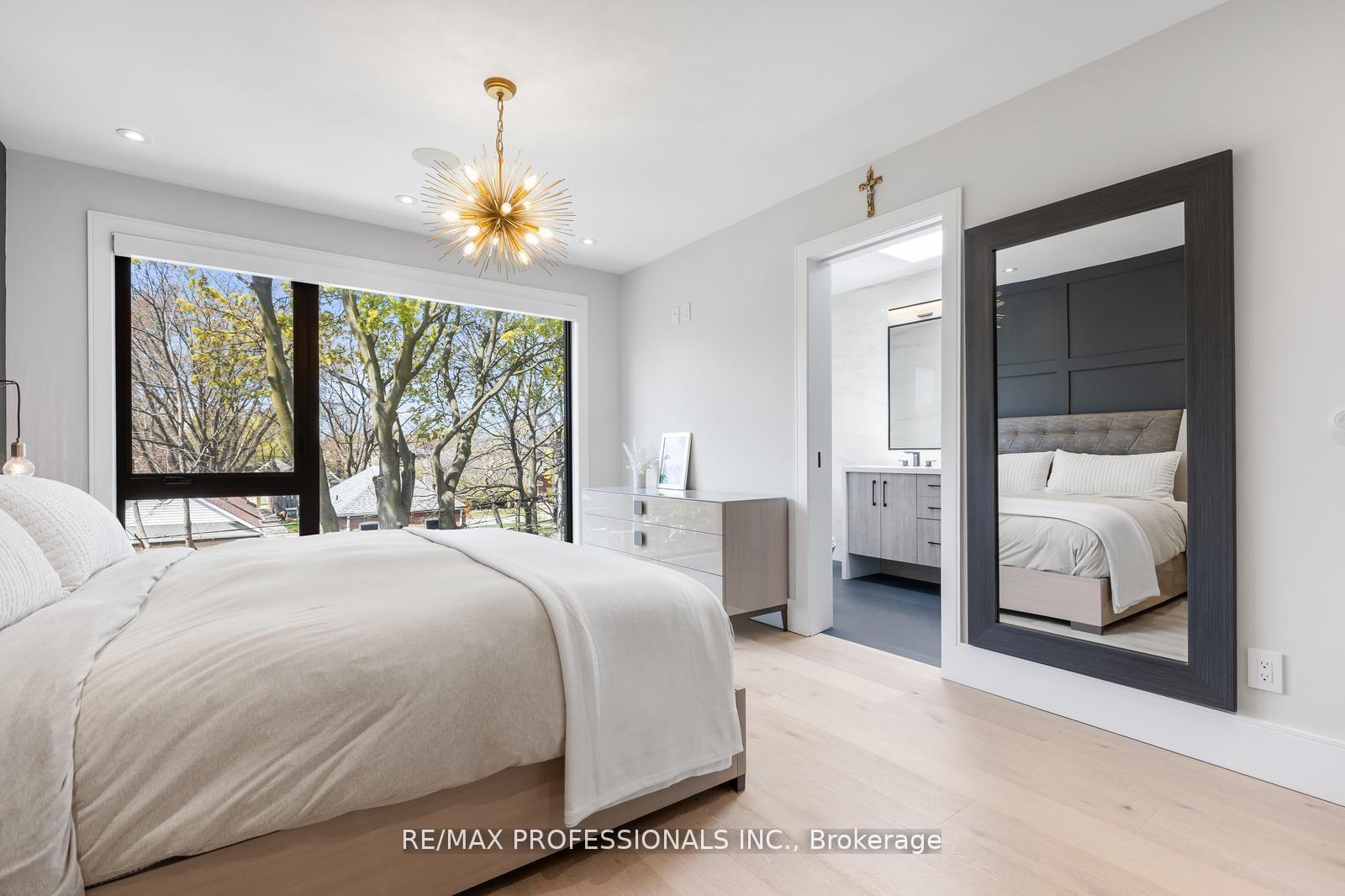 Photo 22 of 216 Aldercrest Road, Etobicoke, Alderwood — HOMEH