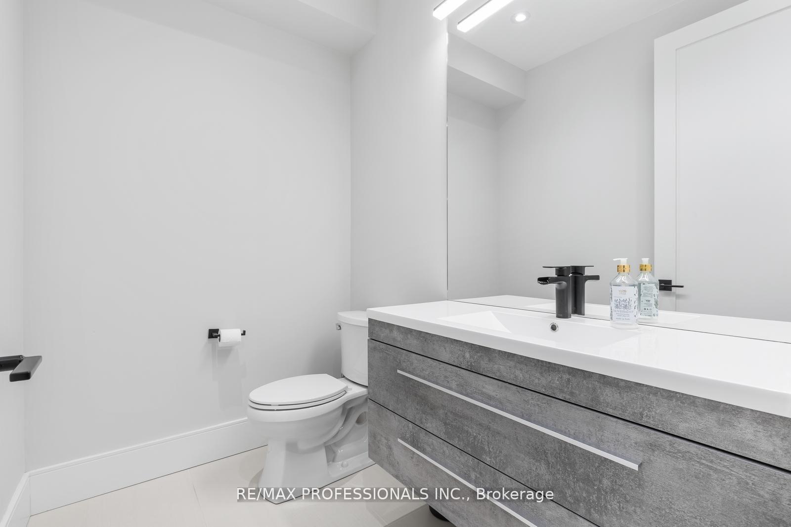 Photo 37 of 216 Aldercrest Road, Etobicoke, Alderwood — HOMEH