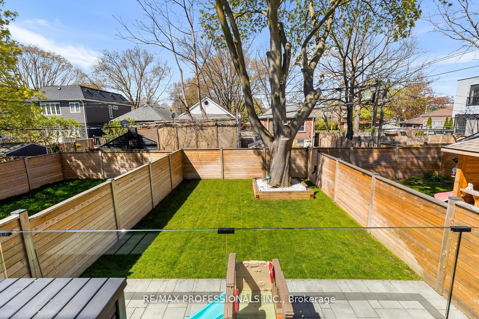 Photo 40 of 216 Aldercrest Road, Etobicoke, Alderwood — HOMEH
