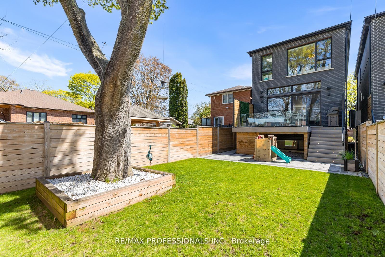 Photo 41 of 216 Aldercrest Road, Etobicoke, Alderwood — HOMEH