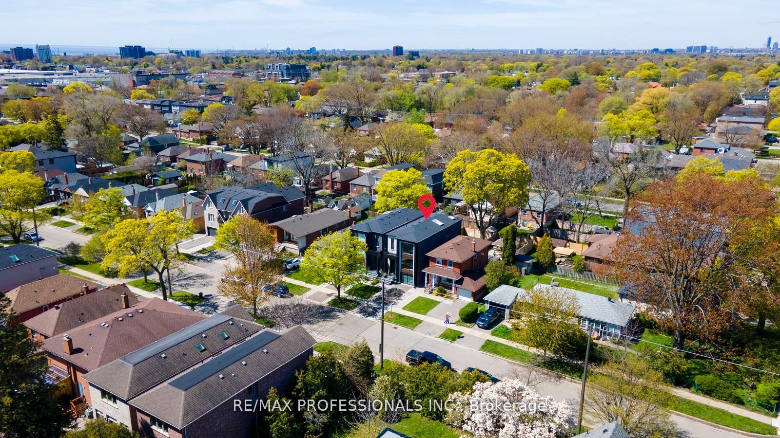 Photo 46 of 216 Aldercrest Road, Etobicoke, Alderwood — HOMEH
