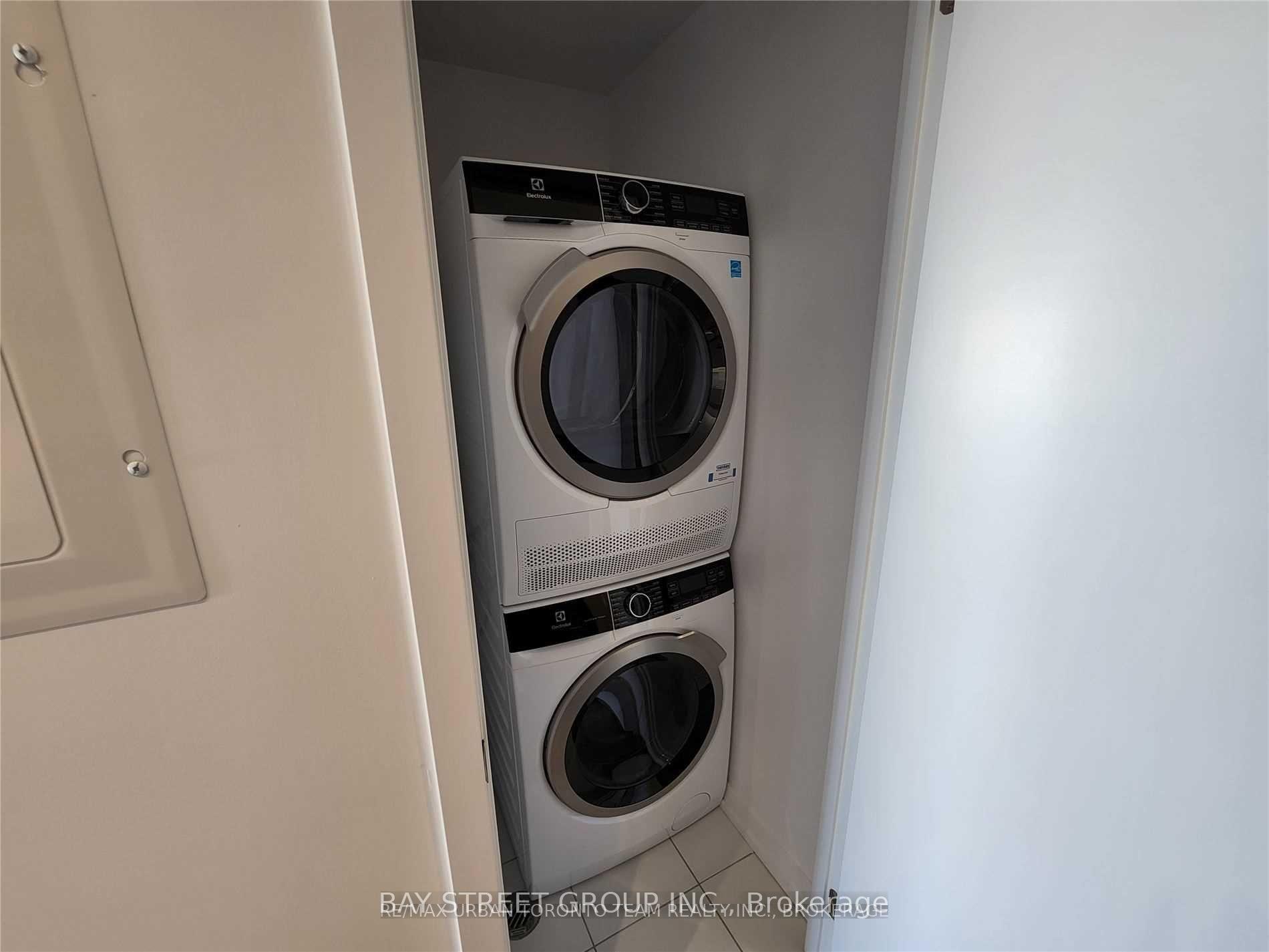 Photo 10 of Unit 1010, 219 Dundas Street E, Toronto, Moss Park — HOMEH