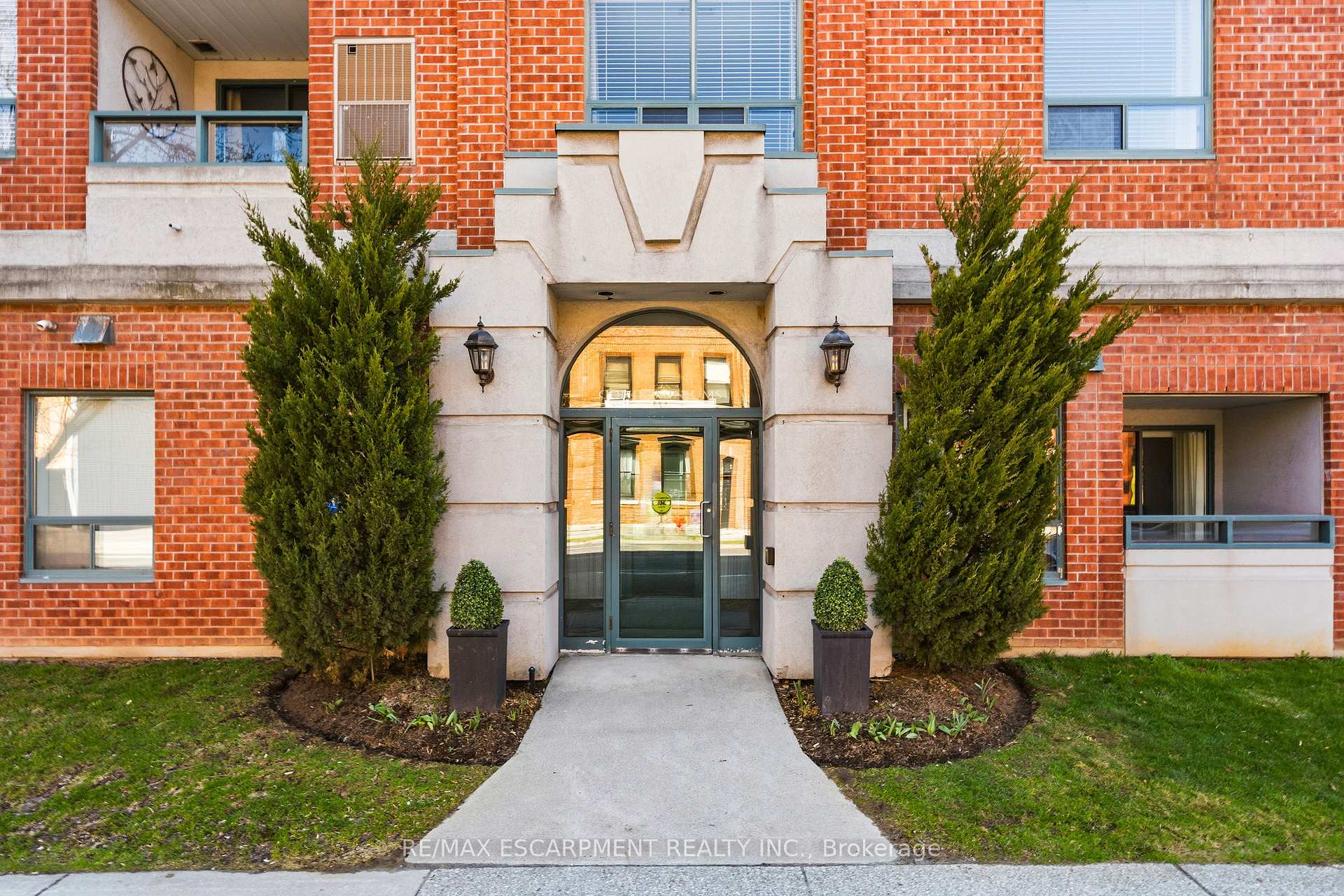 Photo 1 of Unit 203, 8 Main Street, Hamilton, Dundas — HOMEH