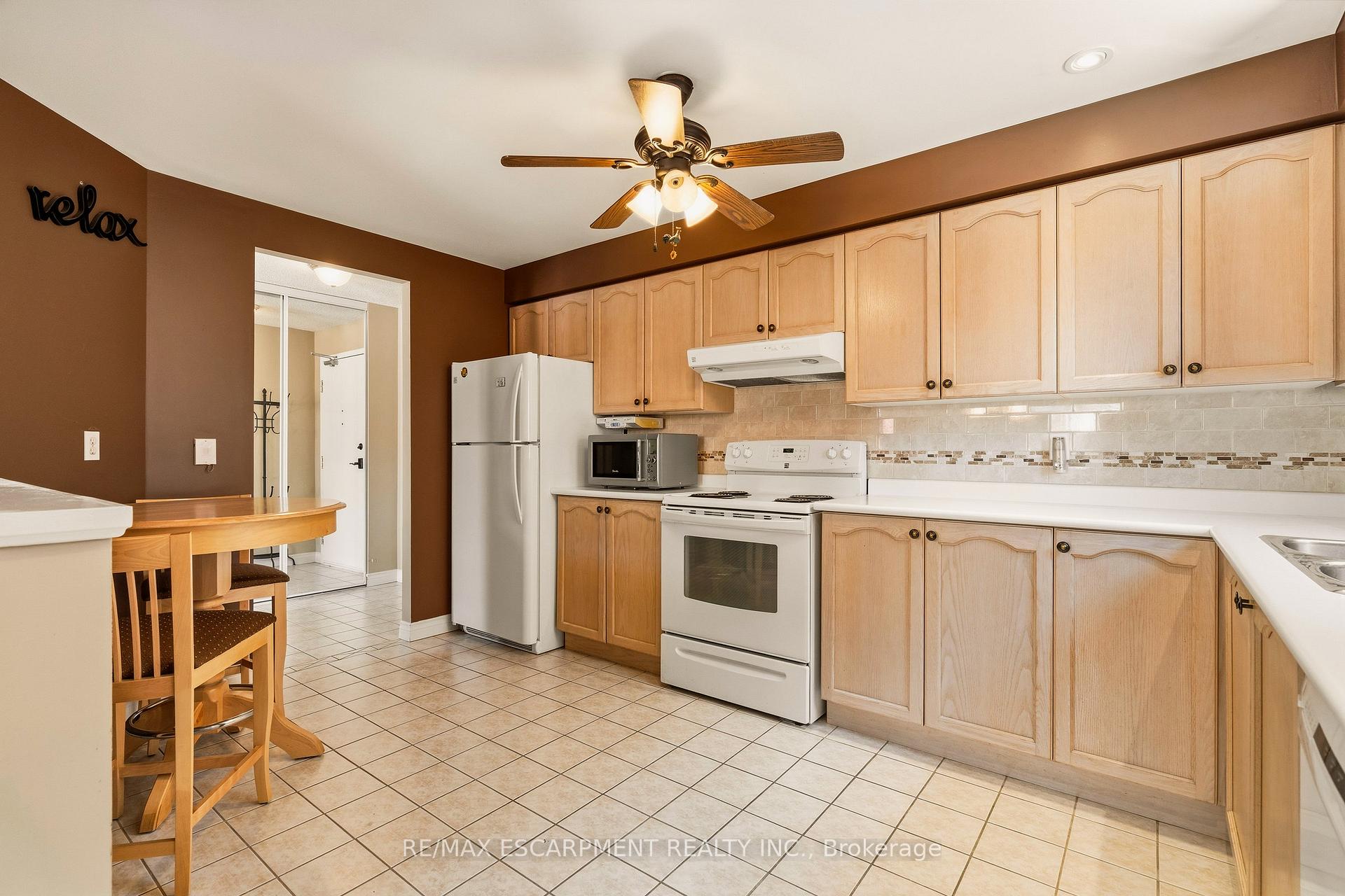 Photo 7 of Unit 203, 8 Main Street, Hamilton, Dundas — HOMEH