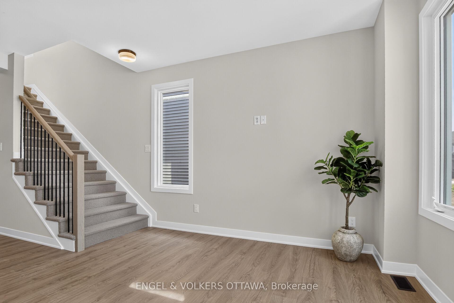 Photo 11 of 728 Haflinger Row, Ottawa, Btwn Franktown Rd. & Fallowfield Rd. — HOMEH