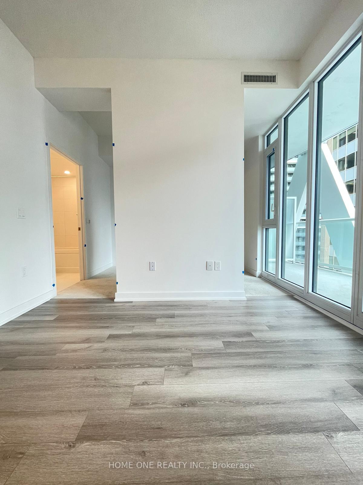 Photo 4 of Unit 2113, 230 Simcoe Street, Toronto, Kensington-Chinatown — HOMEH