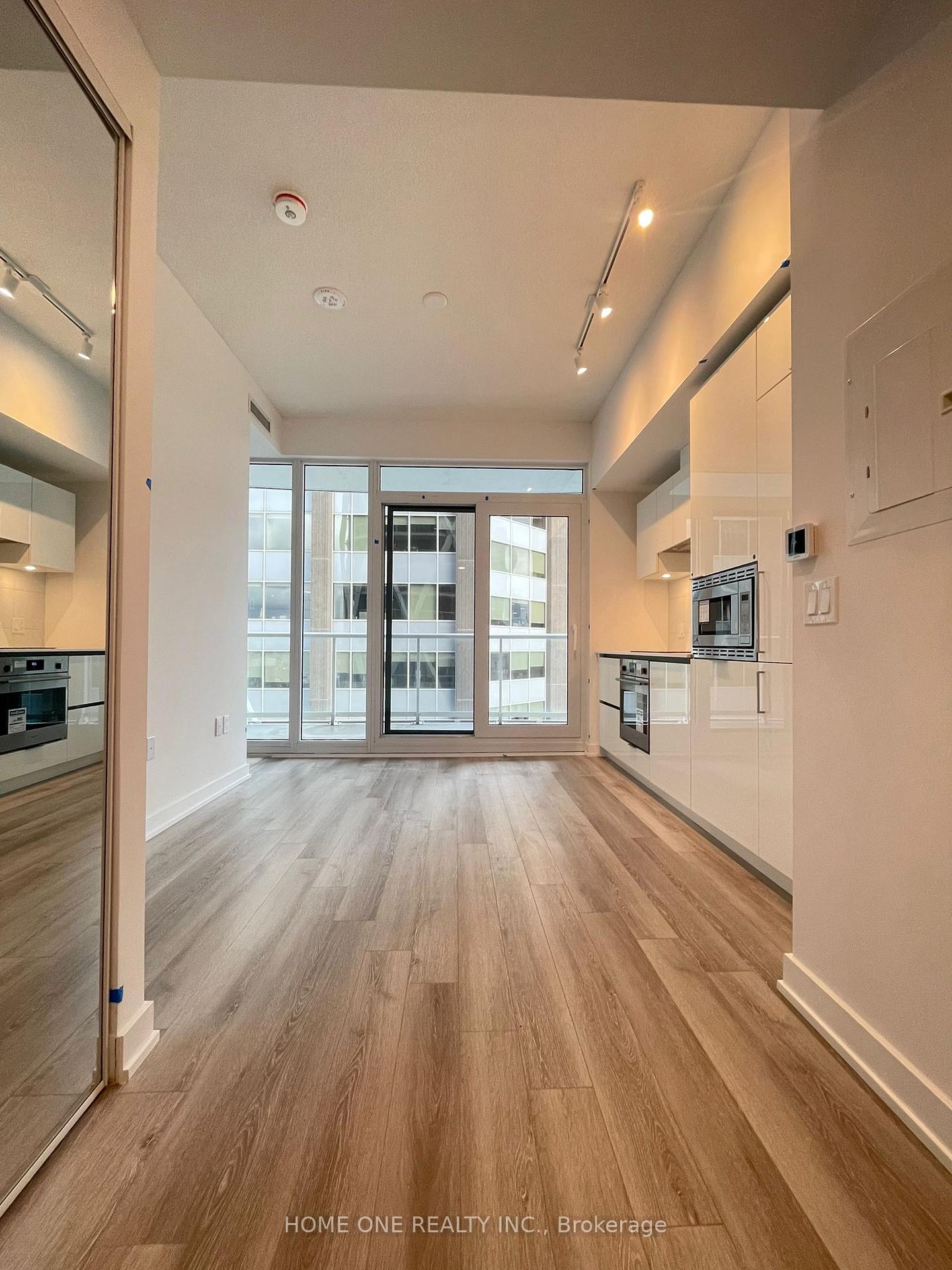 Photo 10 of Unit 2113, 230 Simcoe Street, Toronto, Kensington-Chinatown — HOMEH