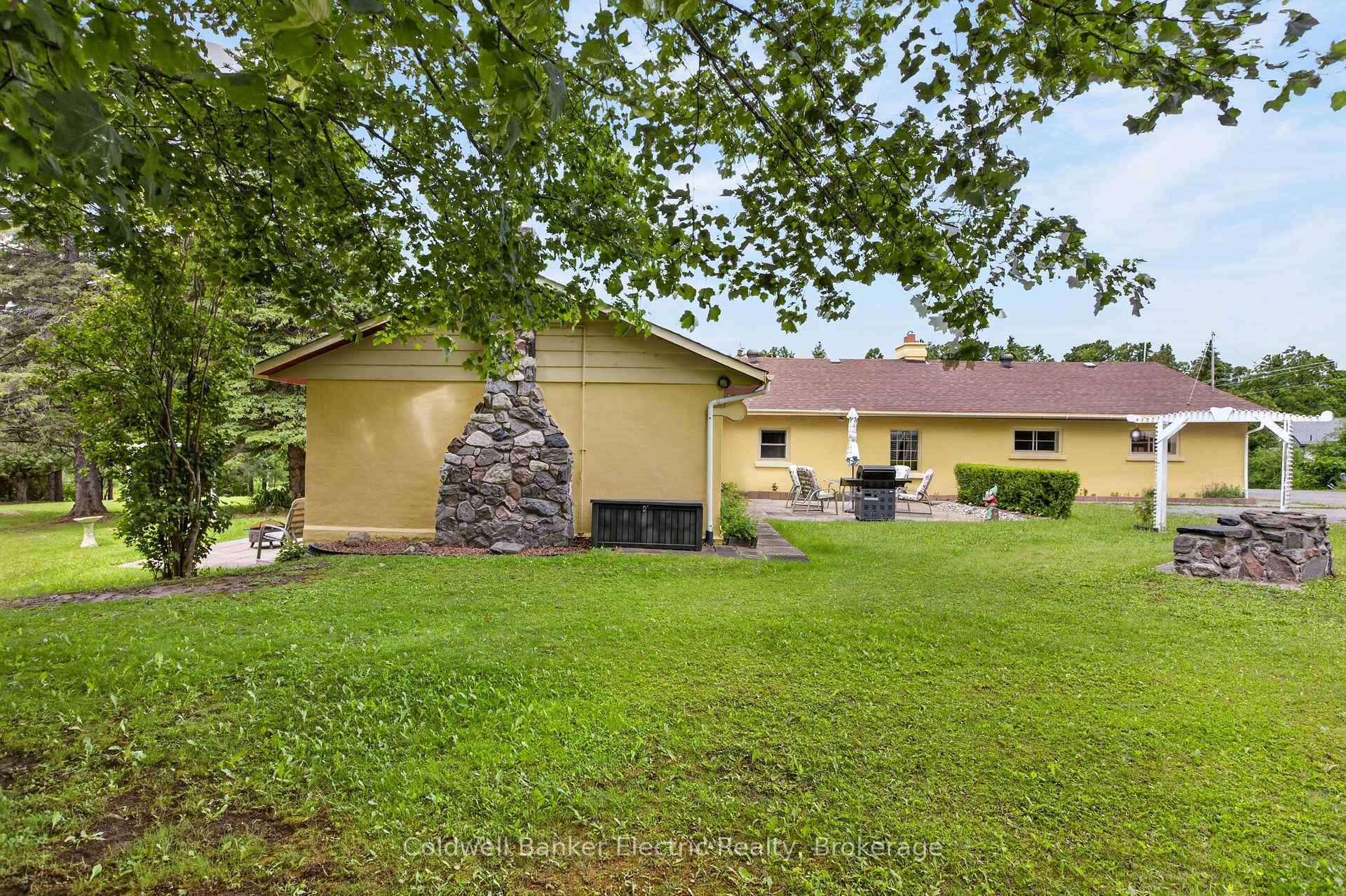 Photo 2 of 97 County Rd 4, Douro-Dummer — HOMEH