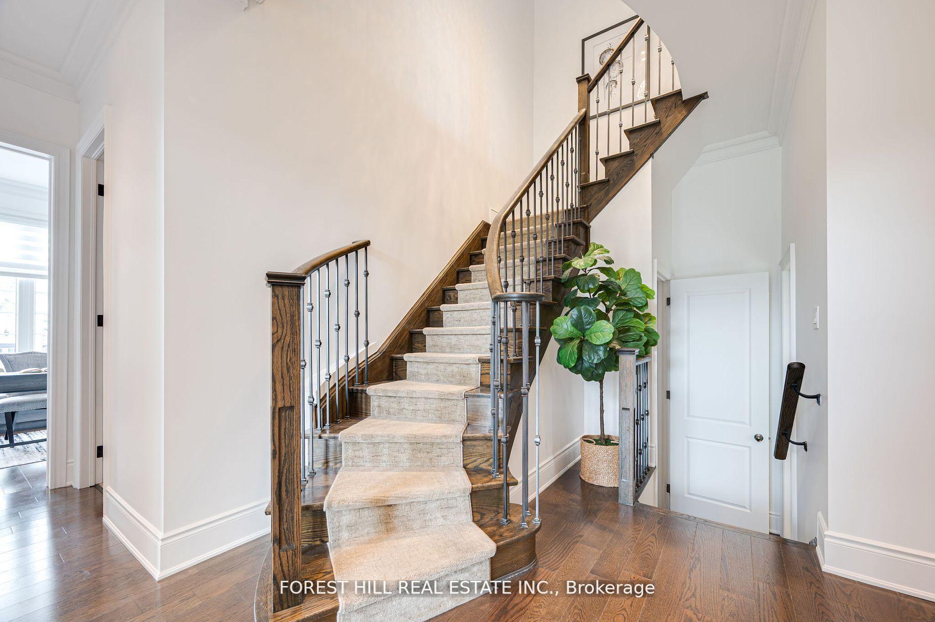Photo 4 of 101 Glenheron Crescent, Vaughan, Patterson — HOMEH