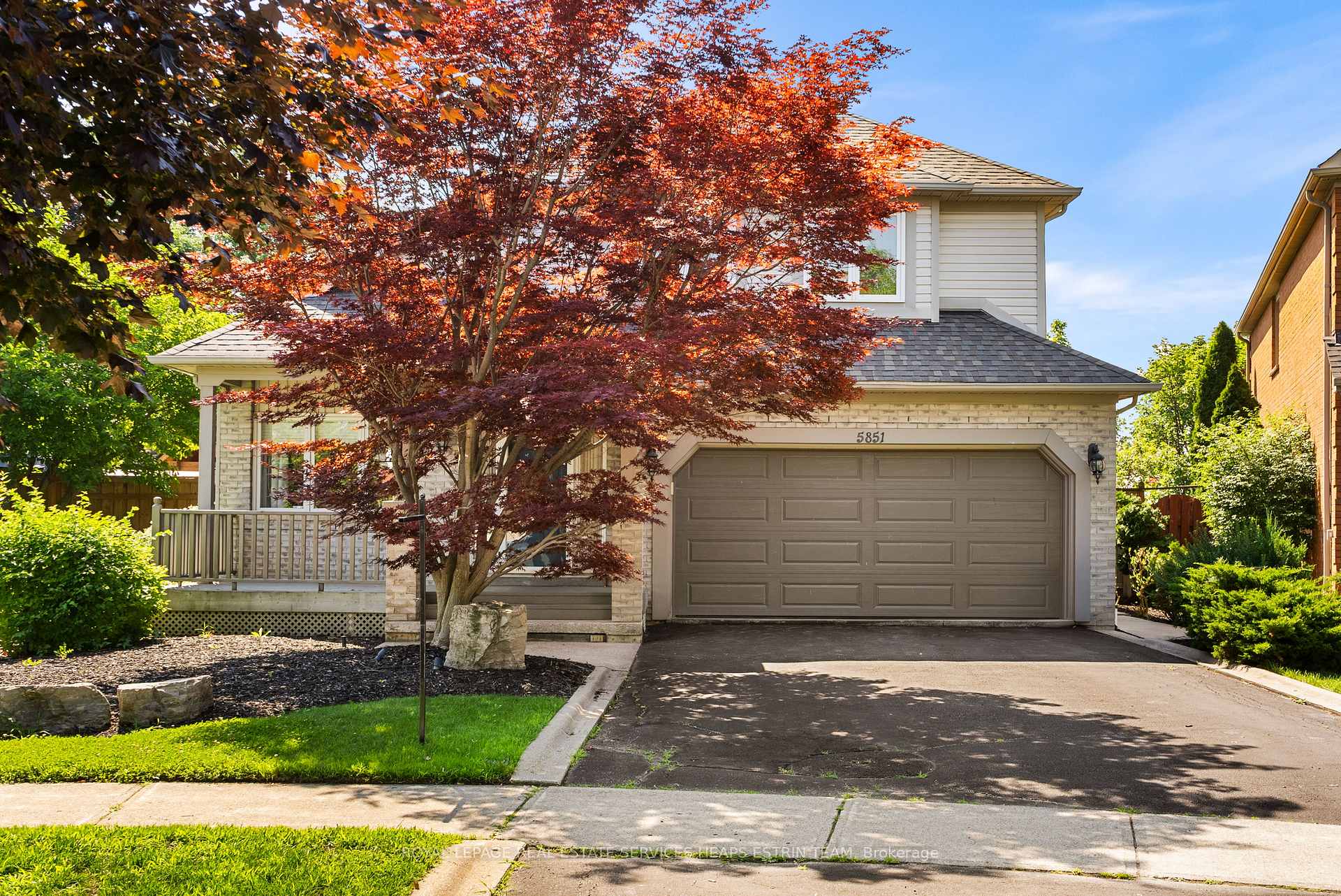 Photo 3 of 5851 Cornell Crescent, Mississauga, Central Erin Mills — HOMEH