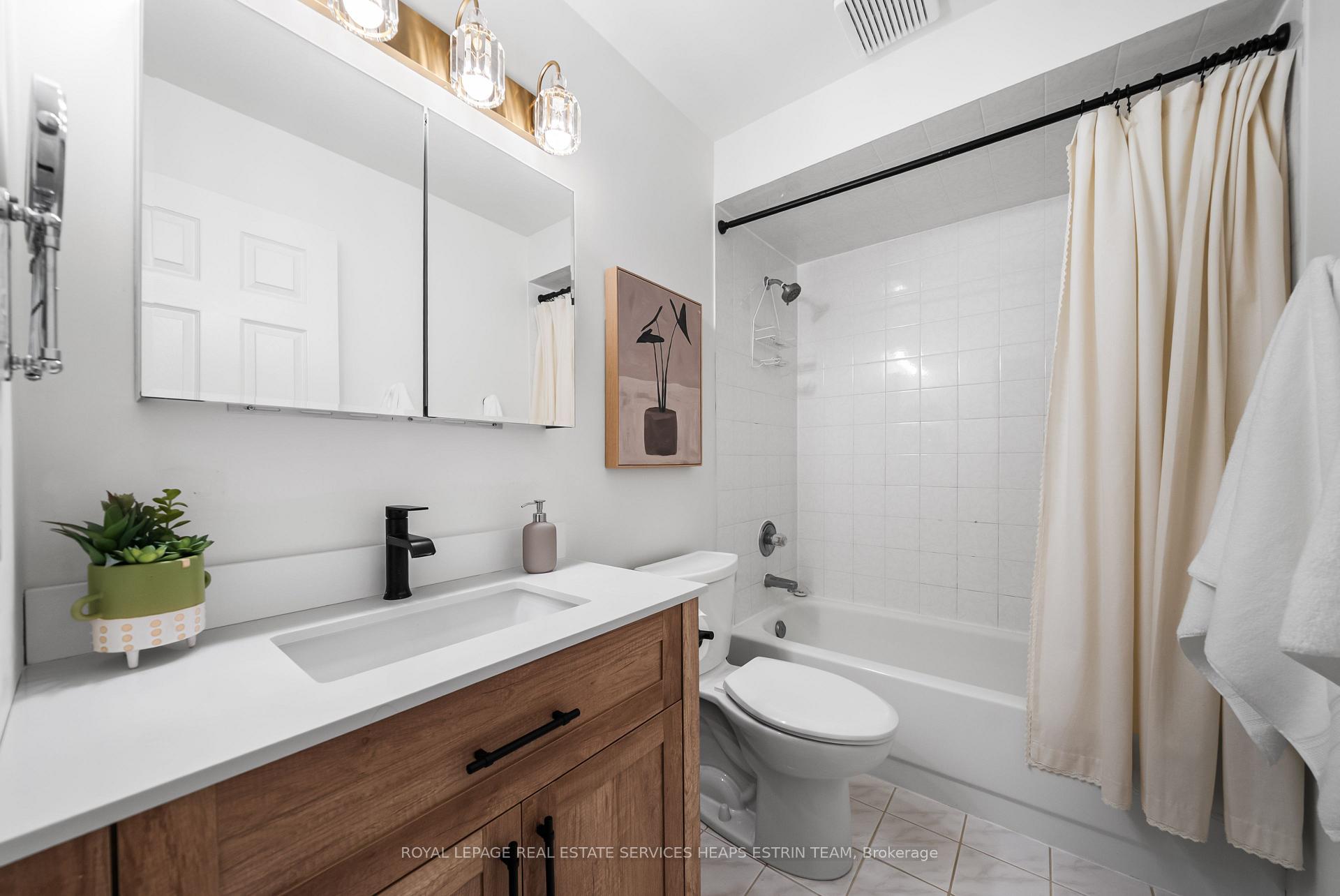 Photo 42 of 5851 Cornell Crescent, Mississauga, Central Erin Mills — HOMEH