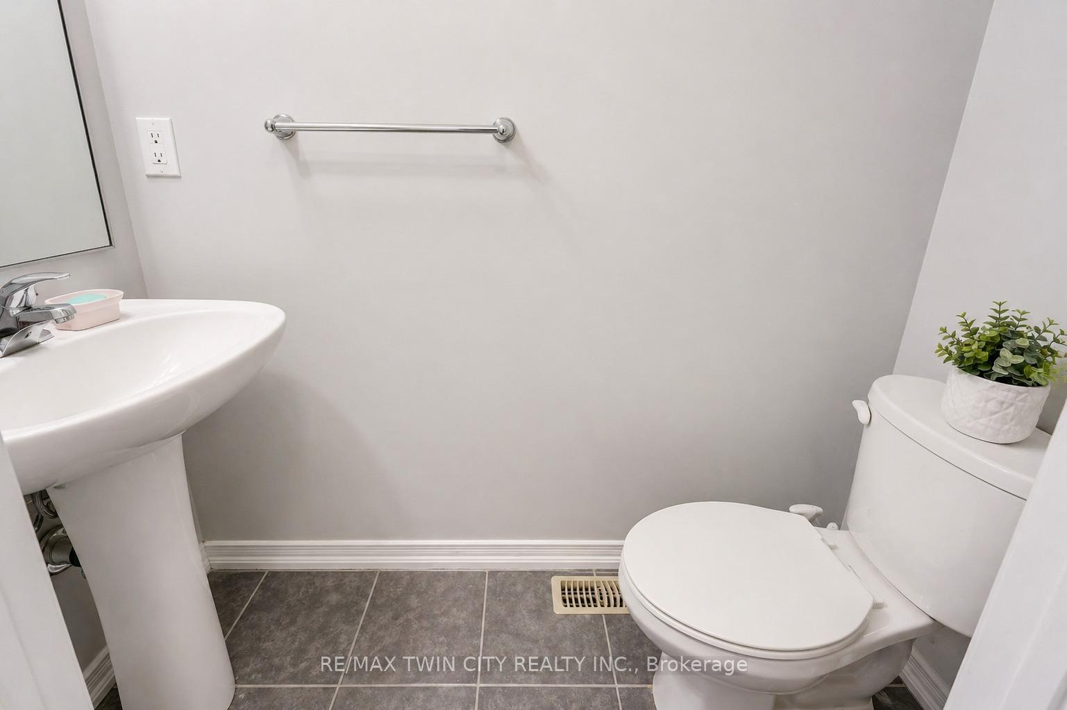Photo 14 of 71 Glenvista Drive, Kitchener, Trussler — HOMEH