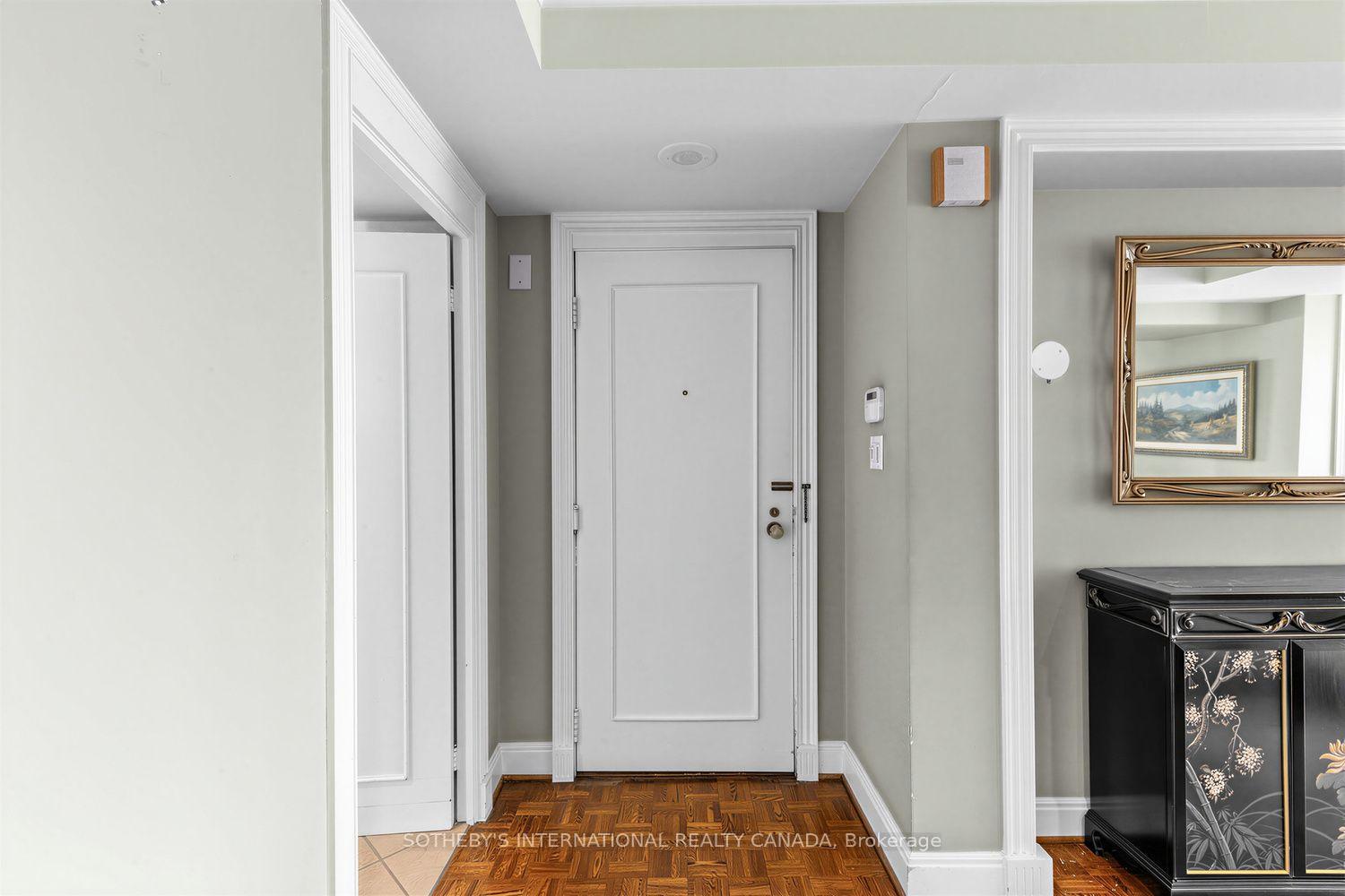 Photo 3 of Unit 1801, 63 St Clair Avenue W, Toronto, Yonge-St. Clair — HOMEH