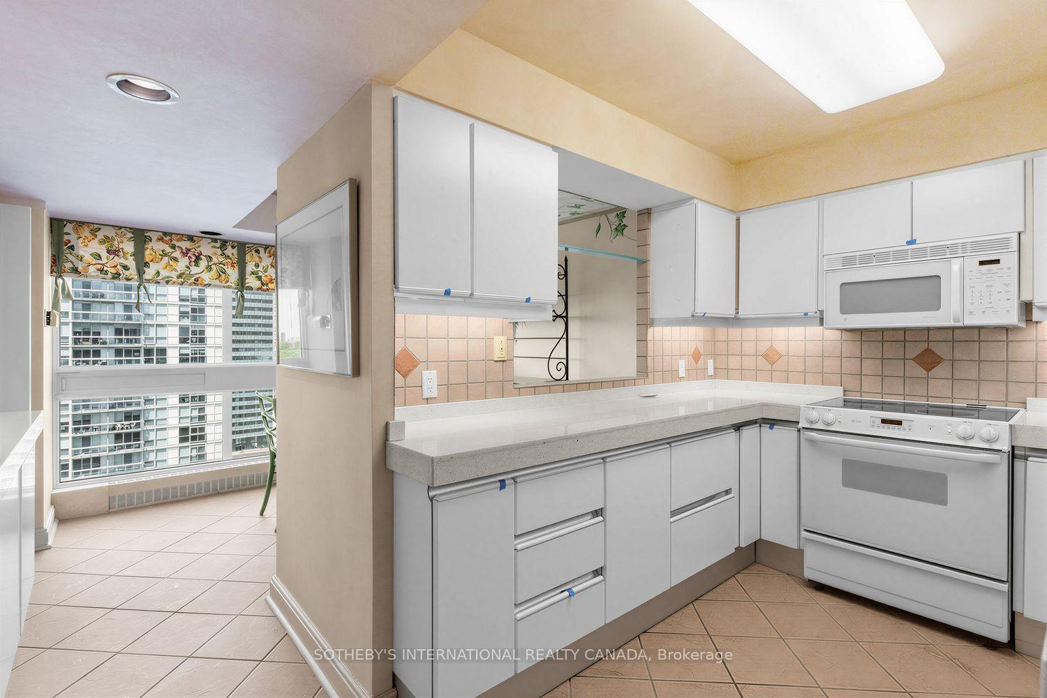 Photo 12 of Unit 1801, 63 St Clair Avenue W, Toronto, Yonge-St. Clair — HOMEH