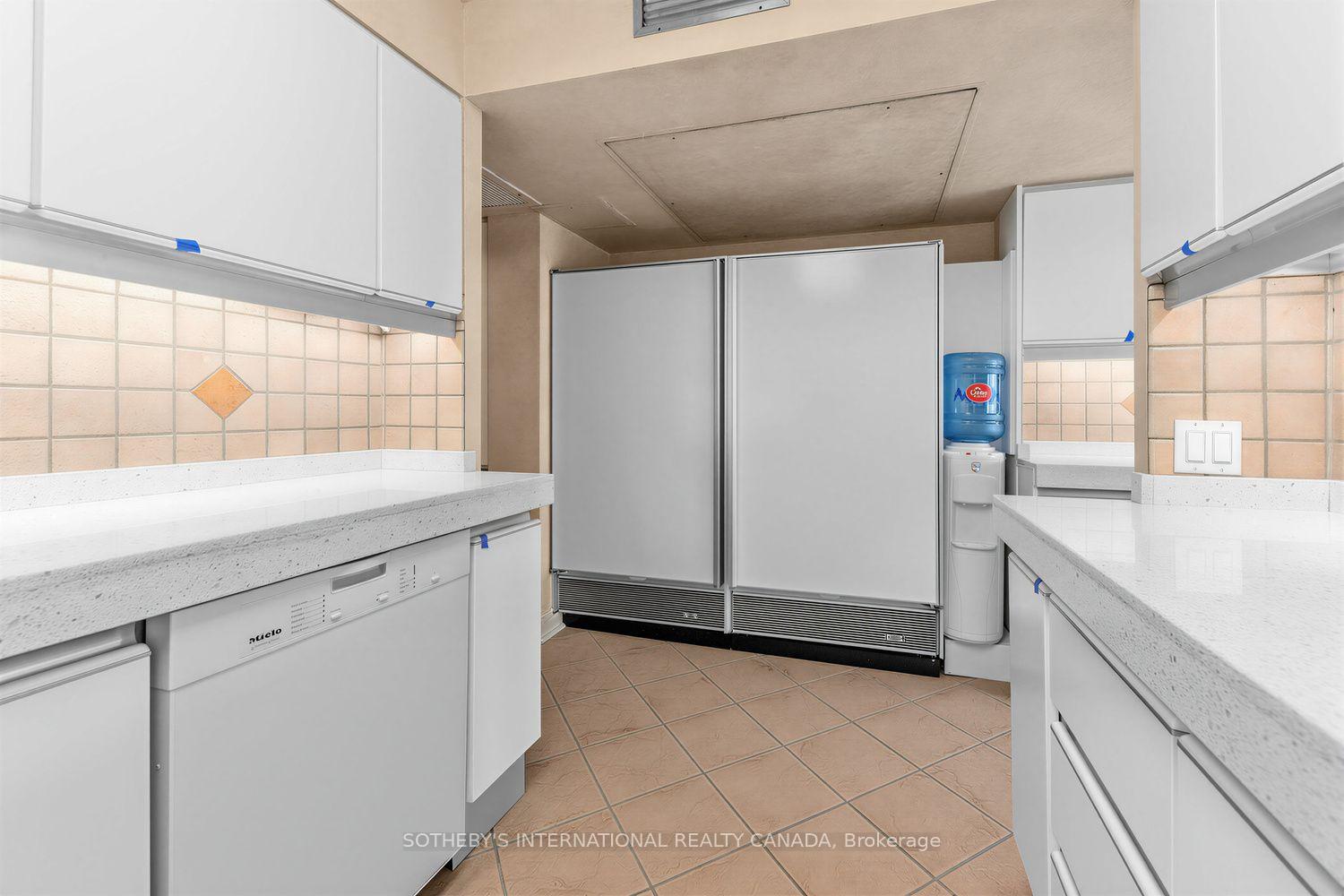 Photo 14 of Unit 1801, 63 St Clair Avenue W, Toronto, Yonge-St. Clair — HOMEH
