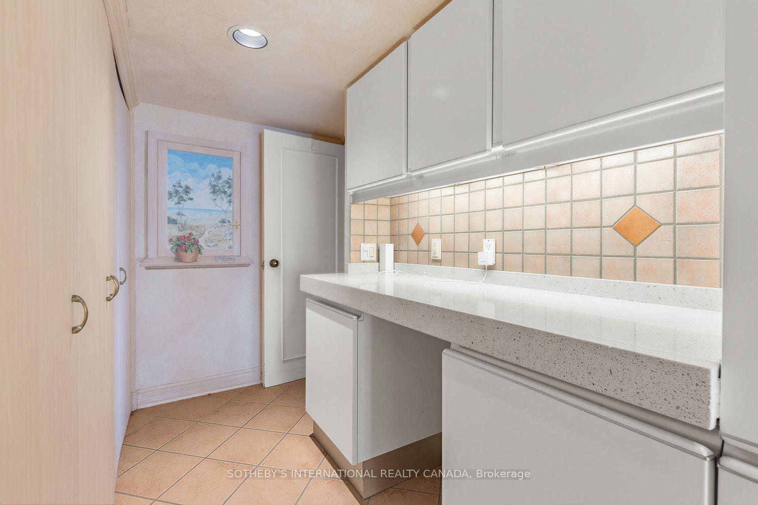 Photo 18 of Unit 1801, 63 St Clair Avenue W, Toronto, Yonge-St. Clair — HOMEH