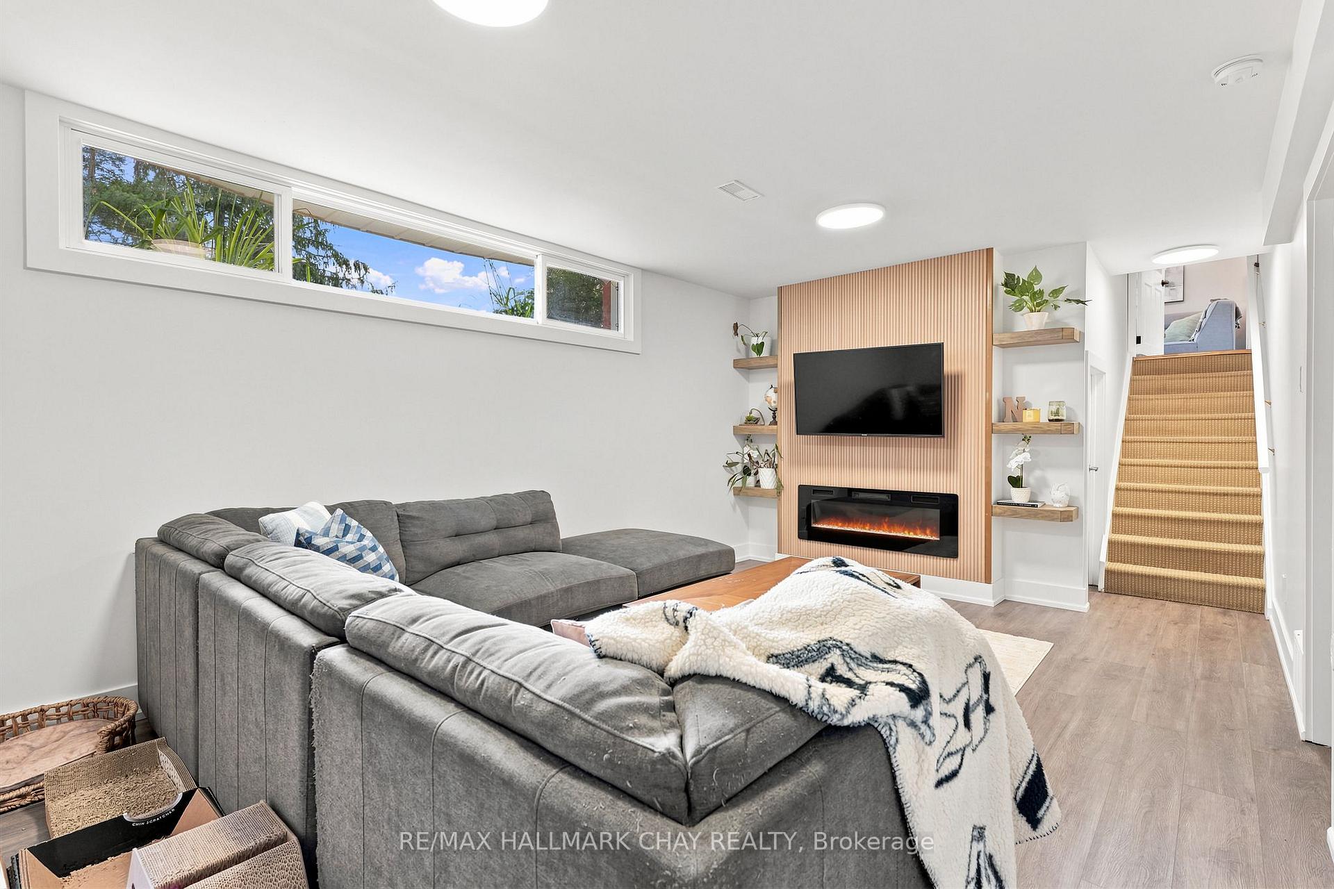 Photo 23 of 1180 St Vincent Street, Springwater, Midhurst — HOMEH