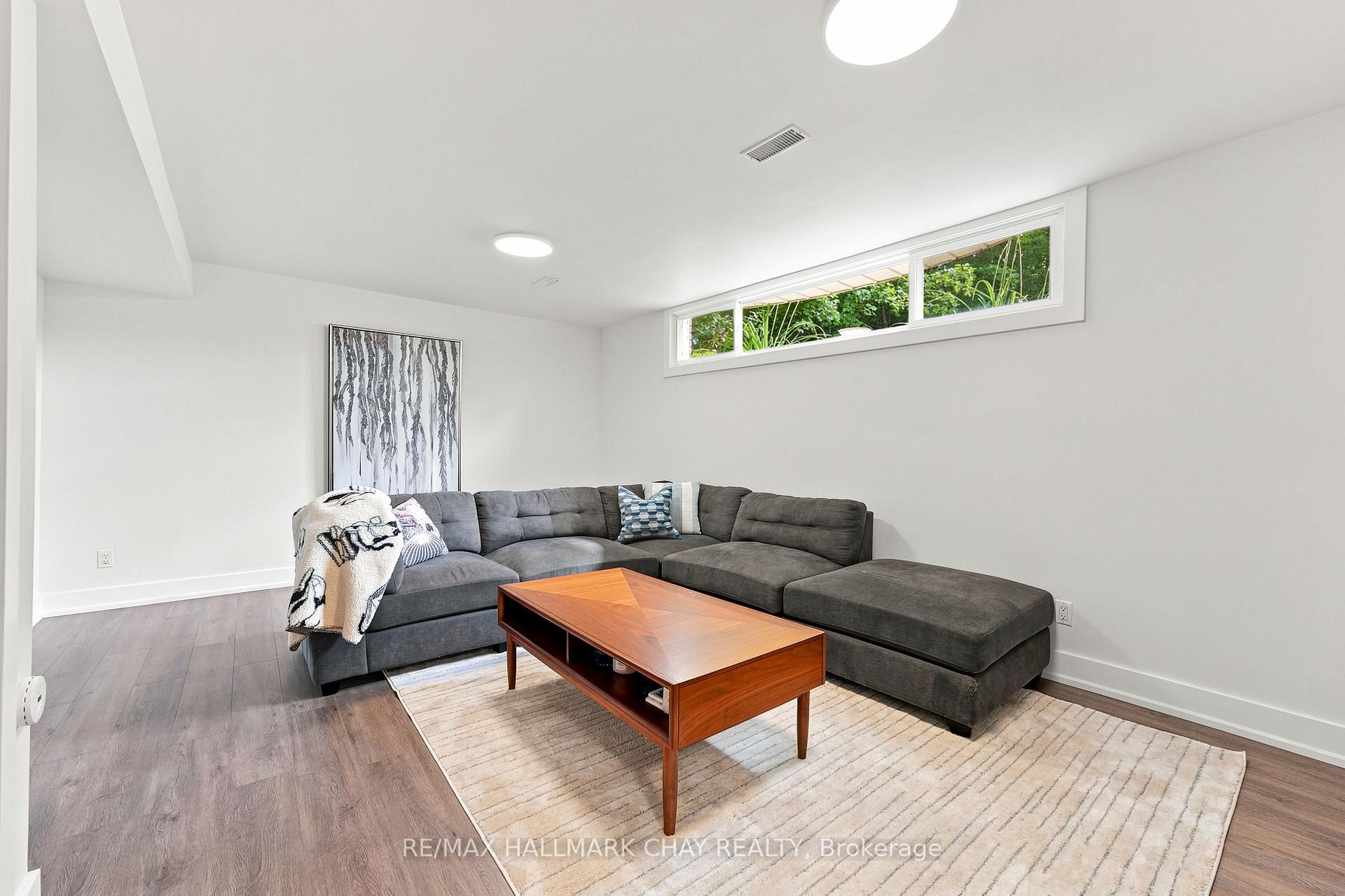 Photo 24 of 1180 St Vincent Street, Springwater, Midhurst — HOMEH