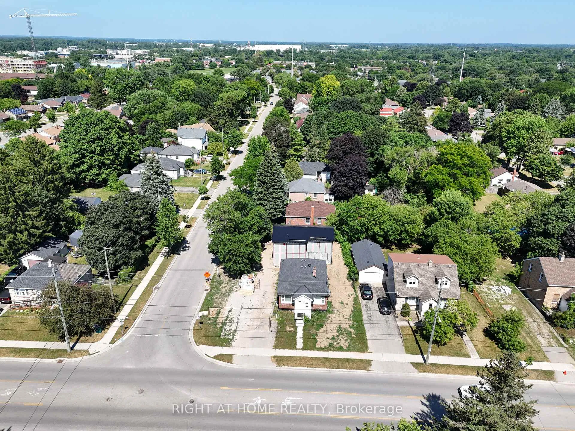 Photo 16 of Unit 2, 578 First Street, London, East H — HOMEH