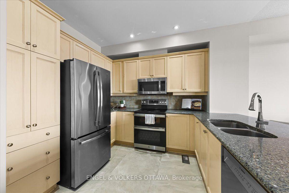Photo 10 of 104 Jersey Tea Circle, Ottawa, Riverside South/Gloucester Glen — HOMEH