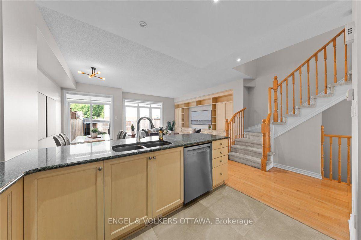 Photo 11 of 104 Jersey Tea Circle, Ottawa, Riverside South/Gloucester Glen — HOMEH