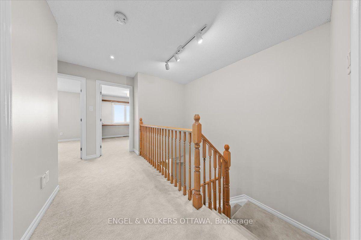 Photo 21 of 104 Jersey Tea Circle, Ottawa, Riverside South/Gloucester Glen — HOMEH