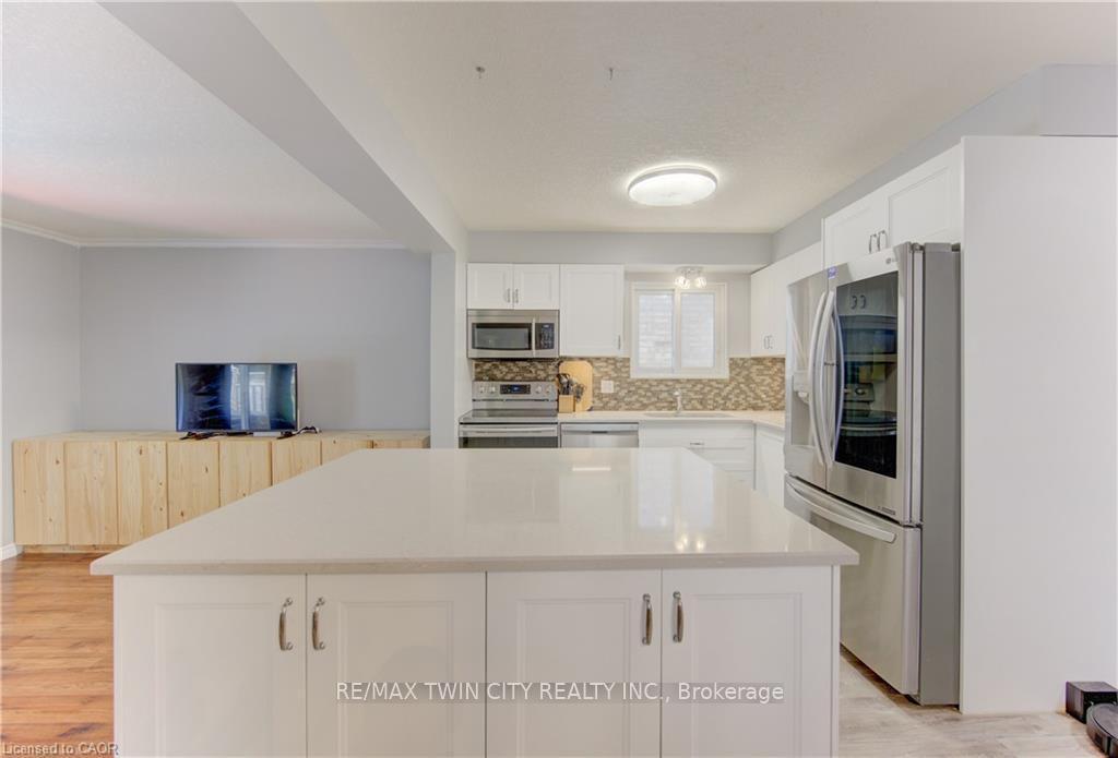 Photo 7 of 39 Chantilly Street, Kitchener, Huron Park — HOMEH