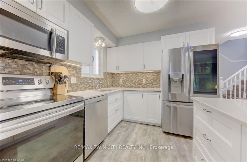 Photo 8 of 39 Chantilly Street, Kitchener, Huron Park — HOMEH