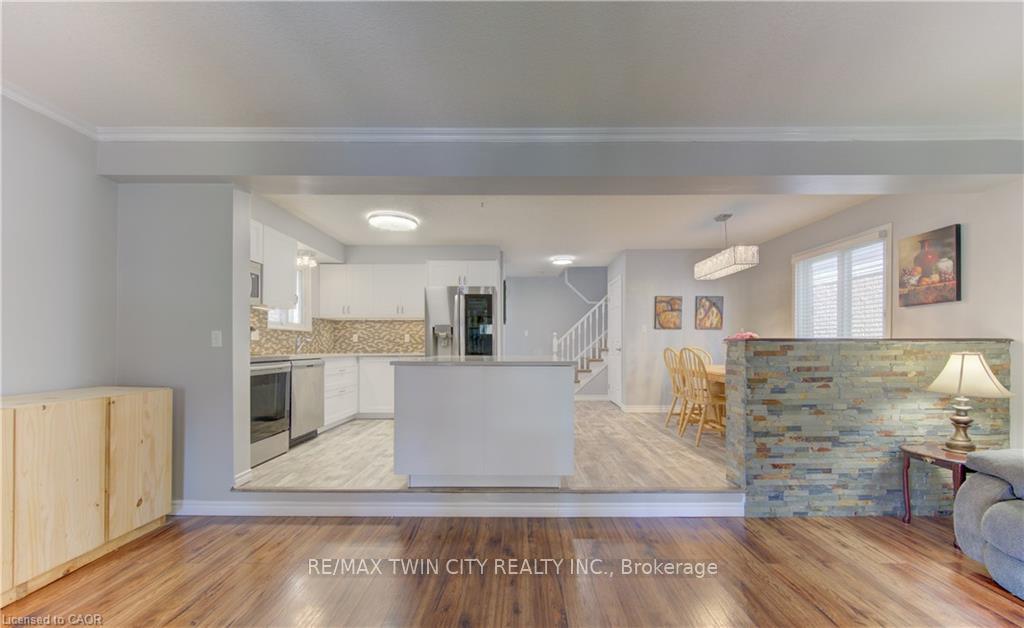 Photo 10 of 39 Chantilly Street, Kitchener, Huron Park — HOMEH