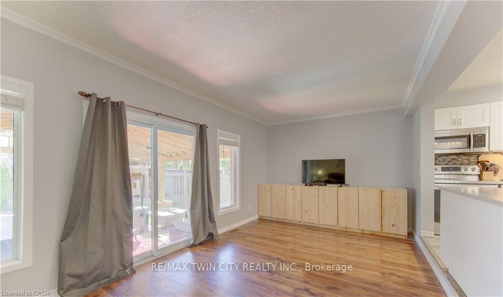 Photo 14 of 39 Chantilly Street, Kitchener, Huron Park — HOMEH