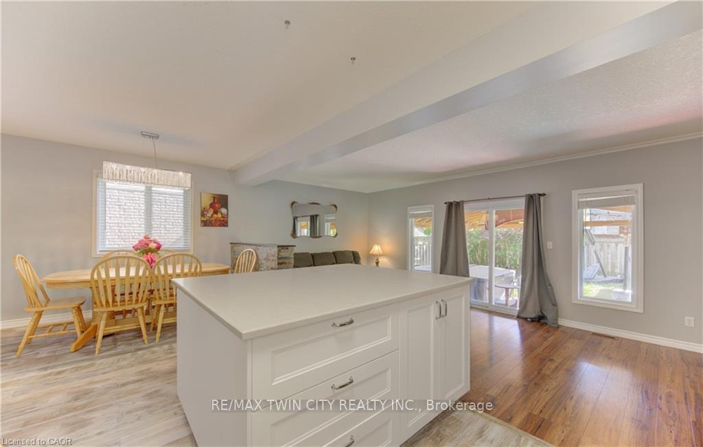 Photo 16 of 39 Chantilly Street, Kitchener, Huron Park — HOMEH