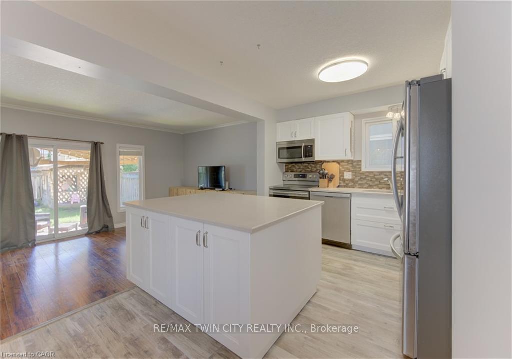 Photo 17 of 39 Chantilly Street, Kitchener, Huron Park — HOMEH
