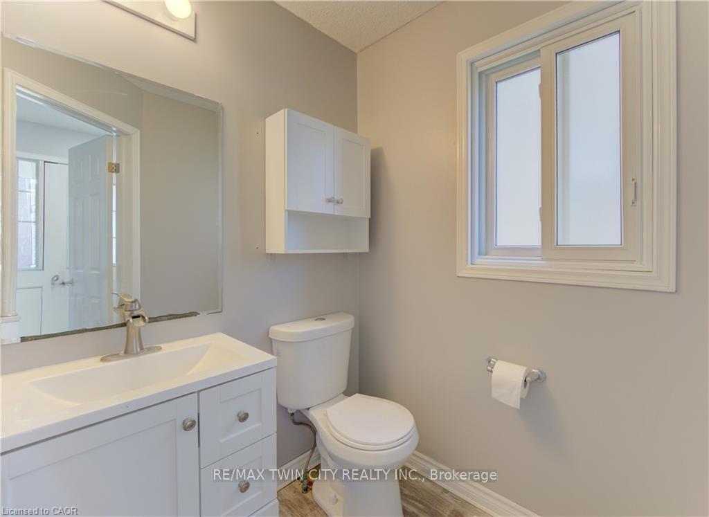Photo 18 of 39 Chantilly Street, Kitchener, Huron Park — HOMEH