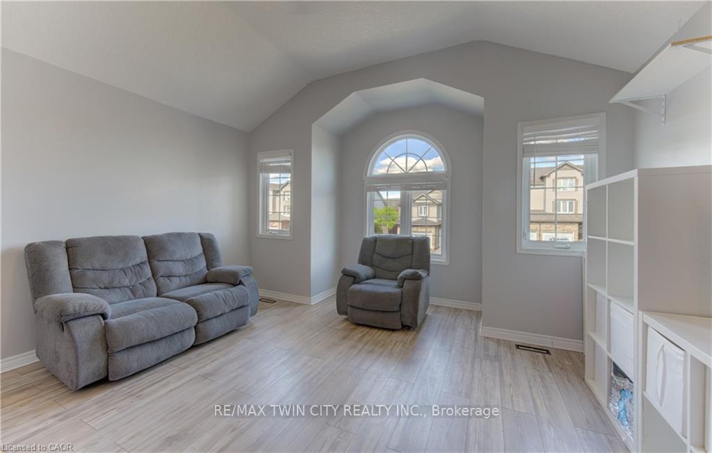 Photo 20 of 39 Chantilly Street, Kitchener, Huron Park — HOMEH