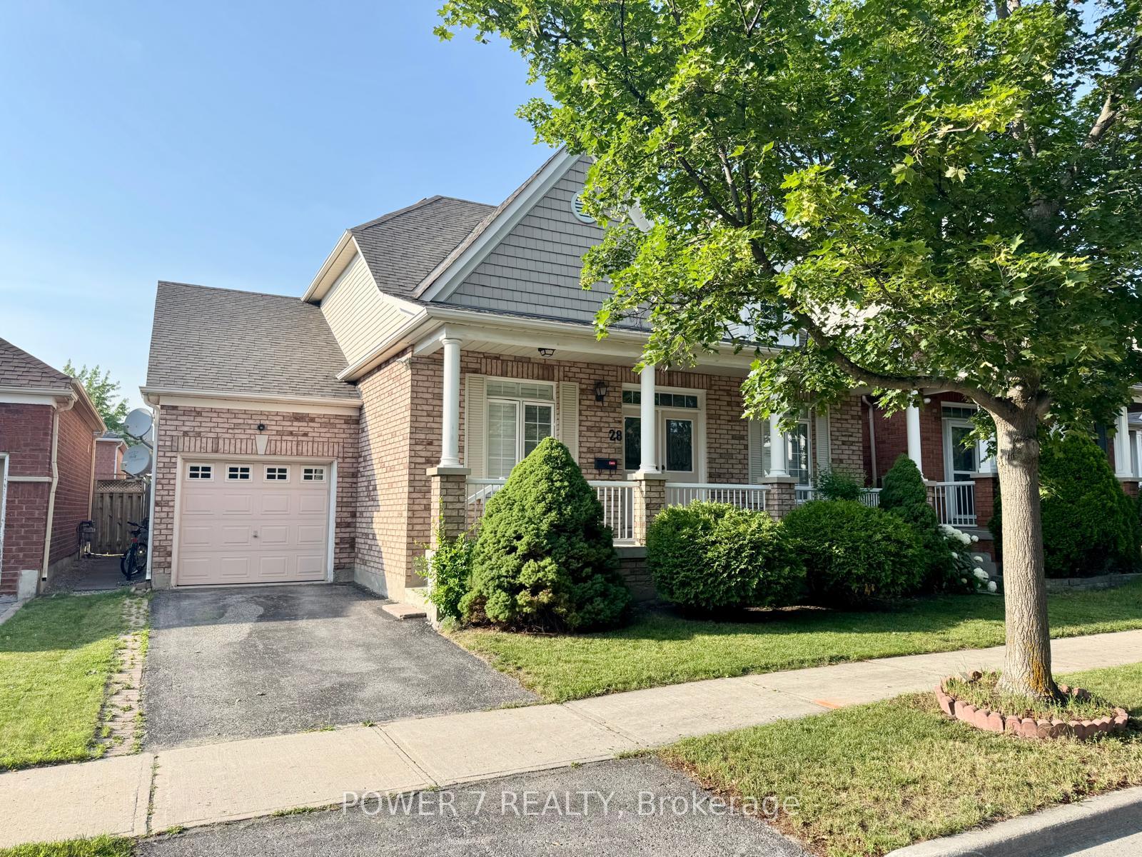 Photo 2 of 28 Cliveden Place, Markham, Berczy — HOMEH