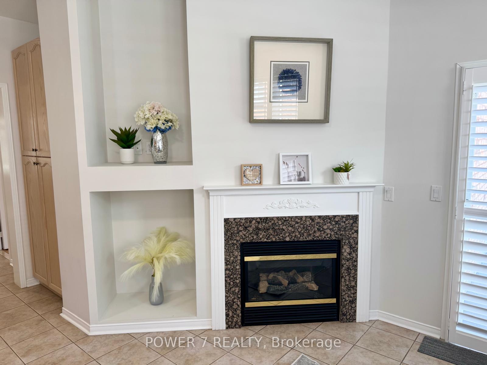 Photo 13 of 28 Cliveden Place, Markham, Berczy — HOMEH