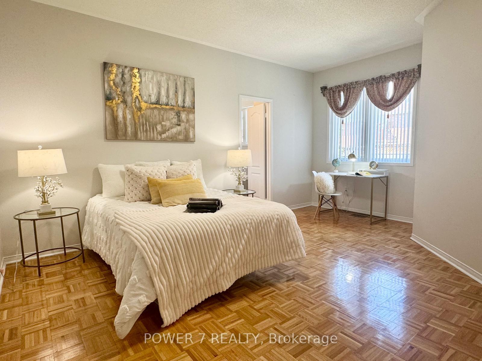 Photo 21 of 28 Cliveden Place, Markham, Berczy — HOMEH