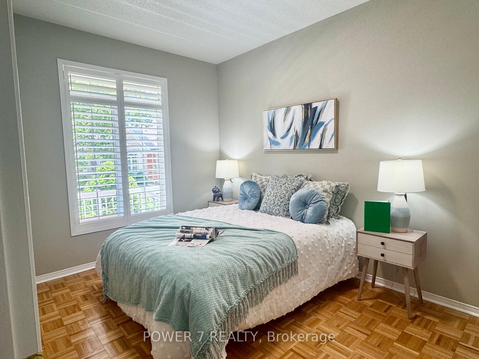 Photo 24 of 28 Cliveden Place, Markham, Berczy — HOMEH