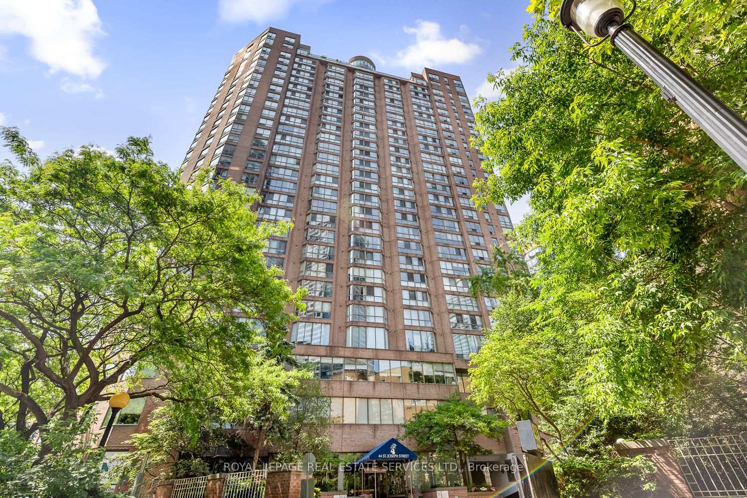 Photo 2 of Unit 1608, 44 St. Joseph Street, Toronto, Bay Street Corridor — HOMEH