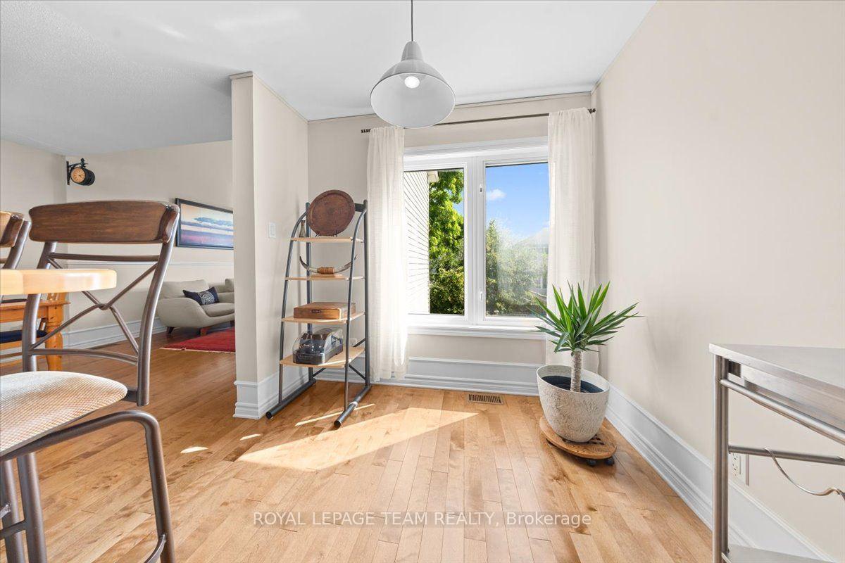 Photo 12 of 40 Saddlesmith Circle, Ottawa, Kanata - Emerald Meadows/Trailwest — HOMEH