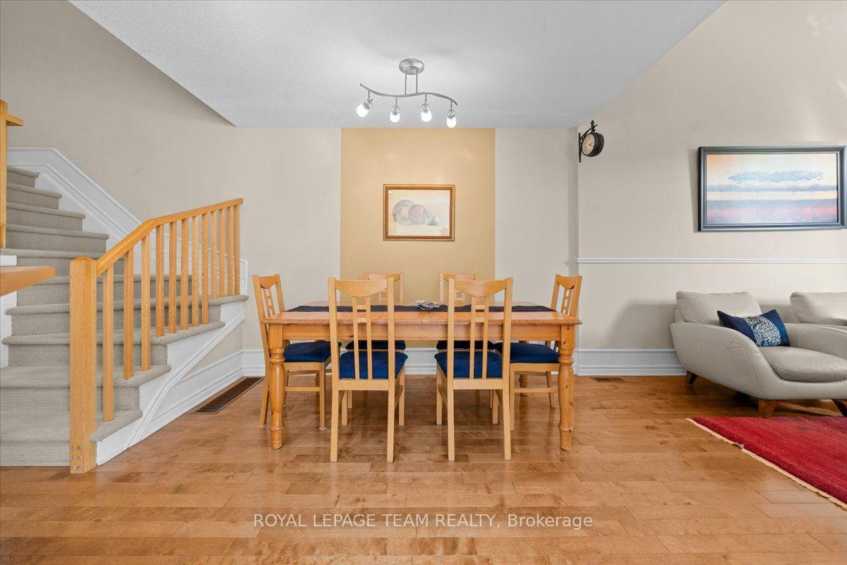 Photo 13 of 40 Saddlesmith Circle, Ottawa, Kanata - Emerald Meadows/Trailwest — HOMEH