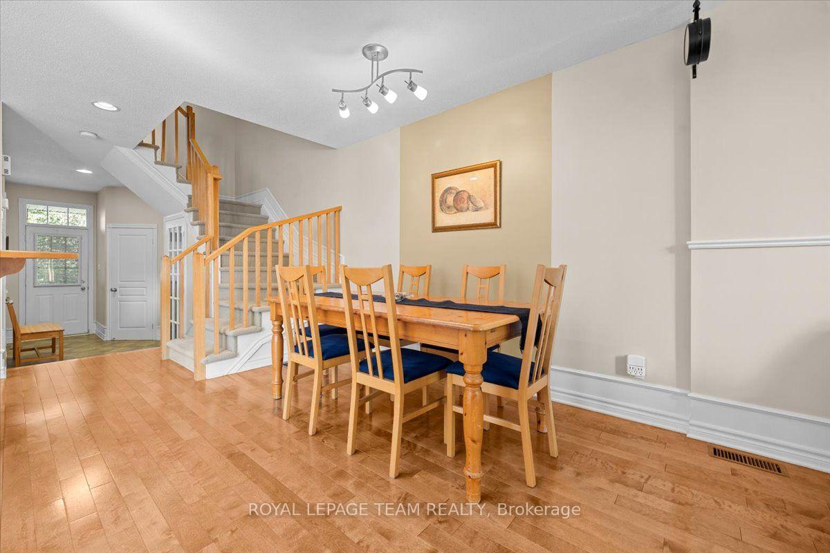 Photo 14 of 40 Saddlesmith Circle, Ottawa, Kanata - Emerald Meadows/Trailwest — HOMEH