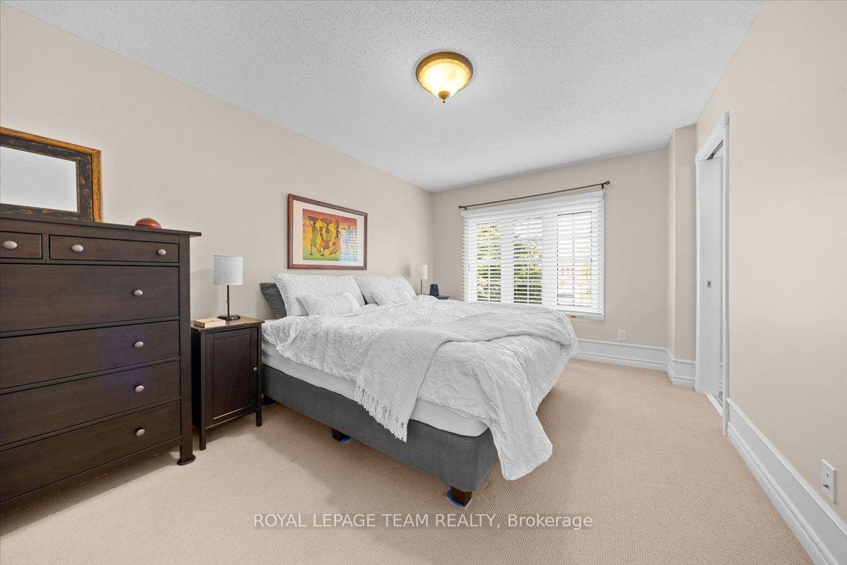 Photo 22 of 40 Saddlesmith Circle, Ottawa, Kanata - Emerald Meadows/Trailwest — HOMEH