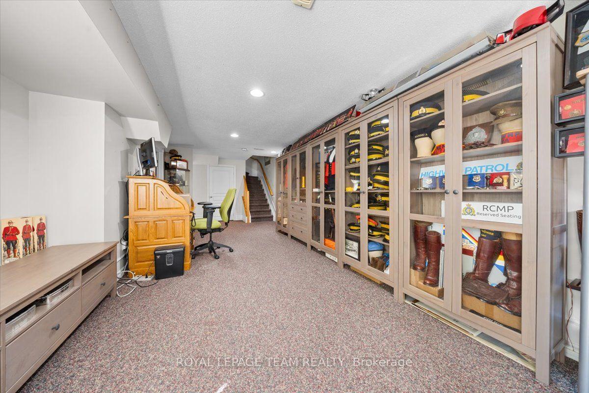 Photo 31 of 40 Saddlesmith Circle, Ottawa, Kanata - Emerald Meadows/Trailwest — HOMEH