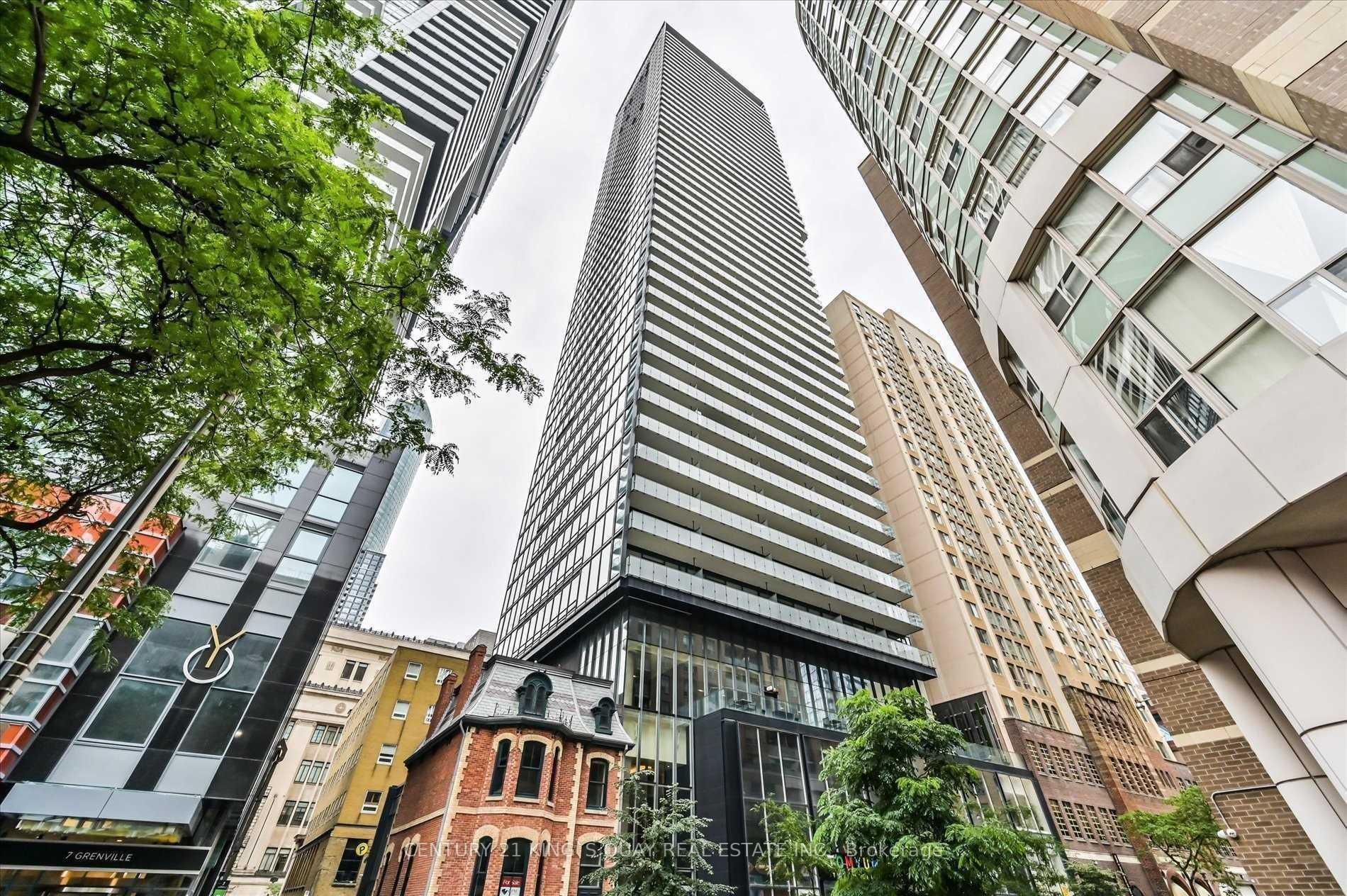 Front of Unit 3708, 15 Grenville Street